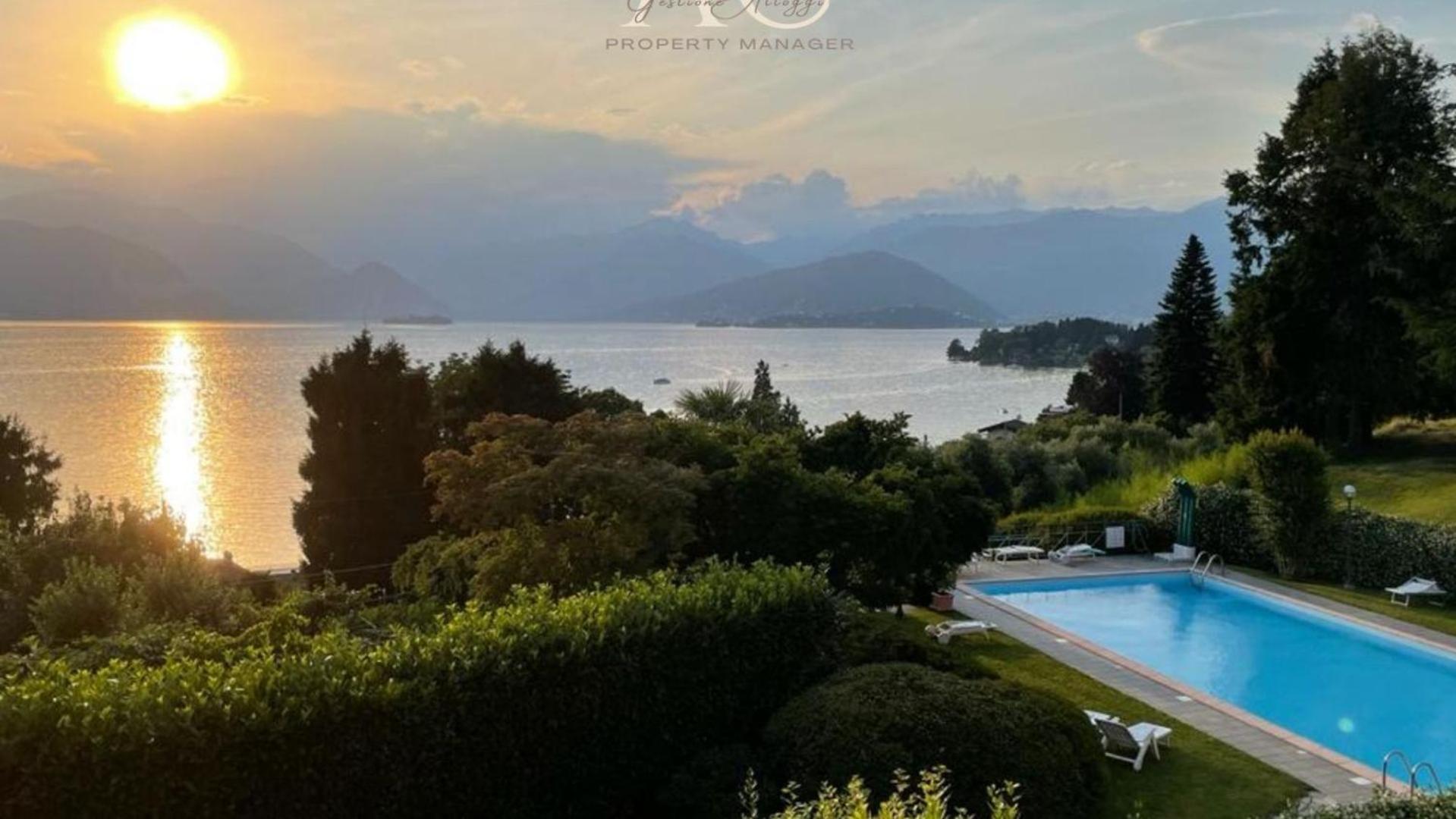 The House On The Lake Reno Di Leggiuno Exterior photo